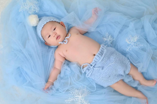 供卵试管代怀生子费用八个月宝宝喜欢摇头