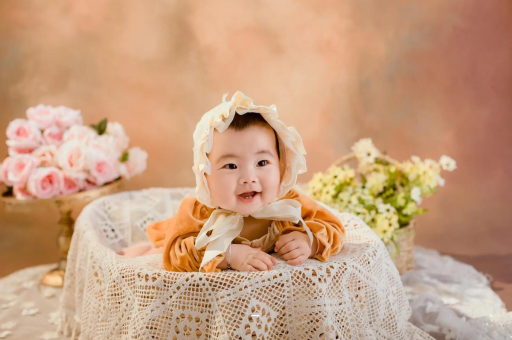 供卵试管代怀生子费用八个月宝宝拉奶瓣